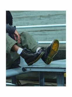 1460 Grizzly -nahkasaappaat tekoturkisvuorilla