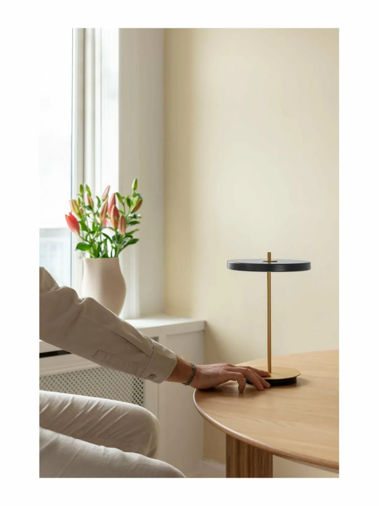 Asteria Move -pöytävalaisin