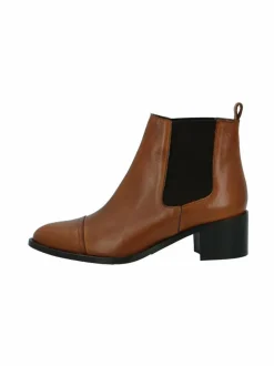 BiaCarol-nahkanilkkurit