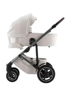 Britax Smile 5Z yhdistelmävaunut ja turvakaukalo