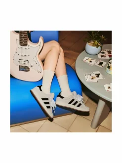 Campus 00s -tennarit