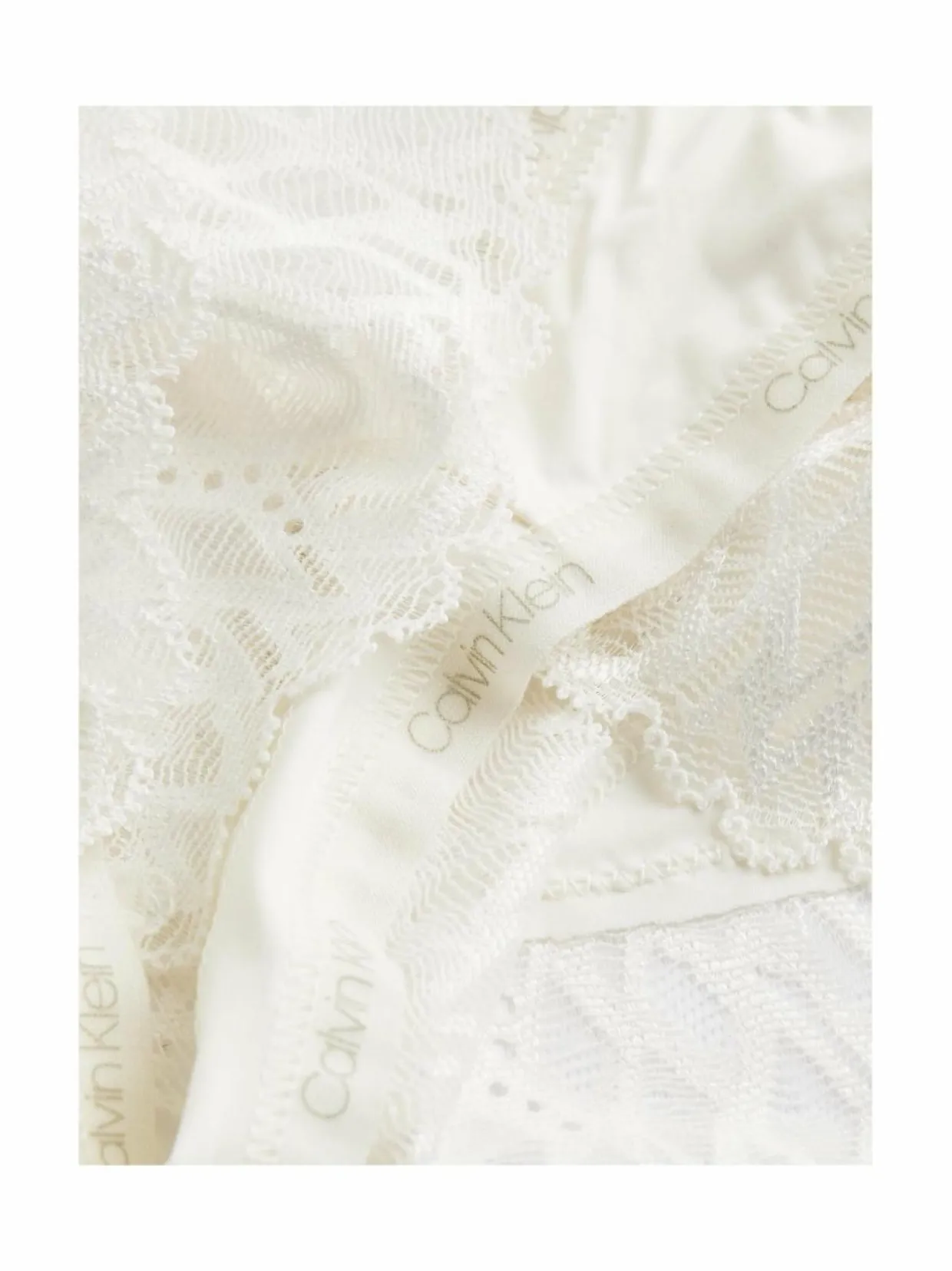 CK Attraction -stringit