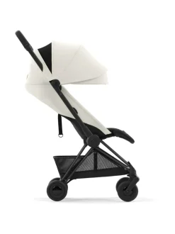 Cybex Coya matkarattaat ja sadesuoja (Matte Black)