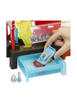 DISNEY CARS väriä vaihtava autopesula