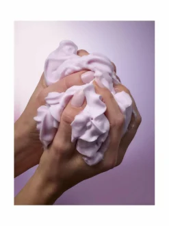 Dream Foaming Shower Gel -vaahtoava suihkugeeli, 250ml