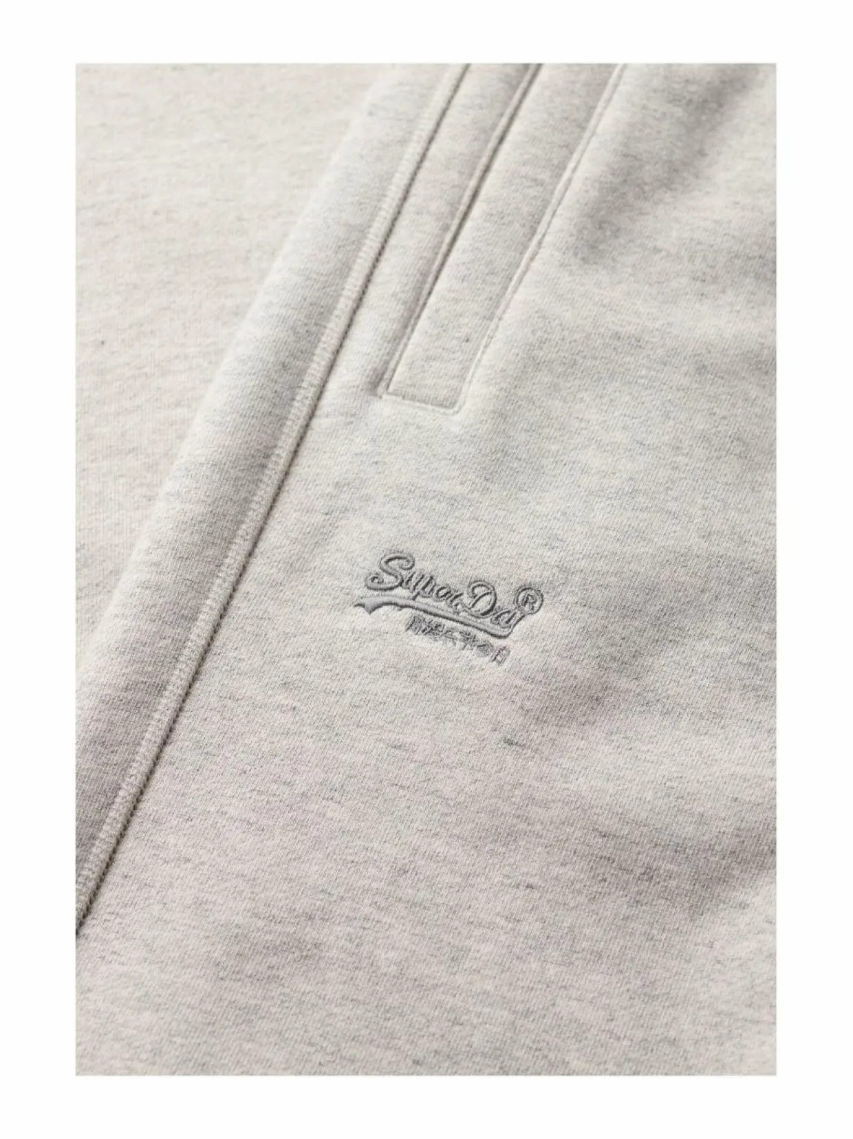 Essential Logo -joggersit