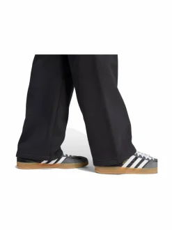 Essential Open -collegehousut