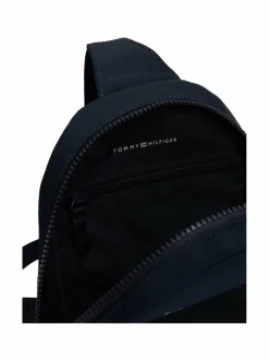 Essential Sling Bag -olkalaukku