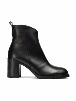 Feminine Heel -korkonilkkurit