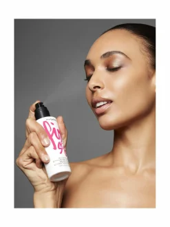 Fix+ Stay Over -meikinkiinnityssuihke