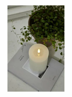 Flamme Flow LED -kynttilä 7,5 x 7,5 x 15 cm