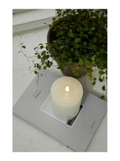 Flamme Flow LED -kynttilä 7,5 x 7,5 x 12,5 cm