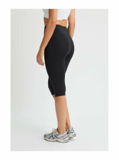 Flattering High Waist Capri -treenitrikoot