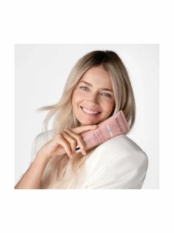 Fondant Cica Chroma Conditioner -hoitoaine värikäsitellyille hiuksille 200 ml