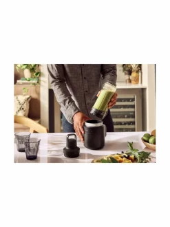 Go- johdoton kannettava tehosekoitin akulla