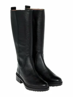 Korkeavartiset nahkasaappaat