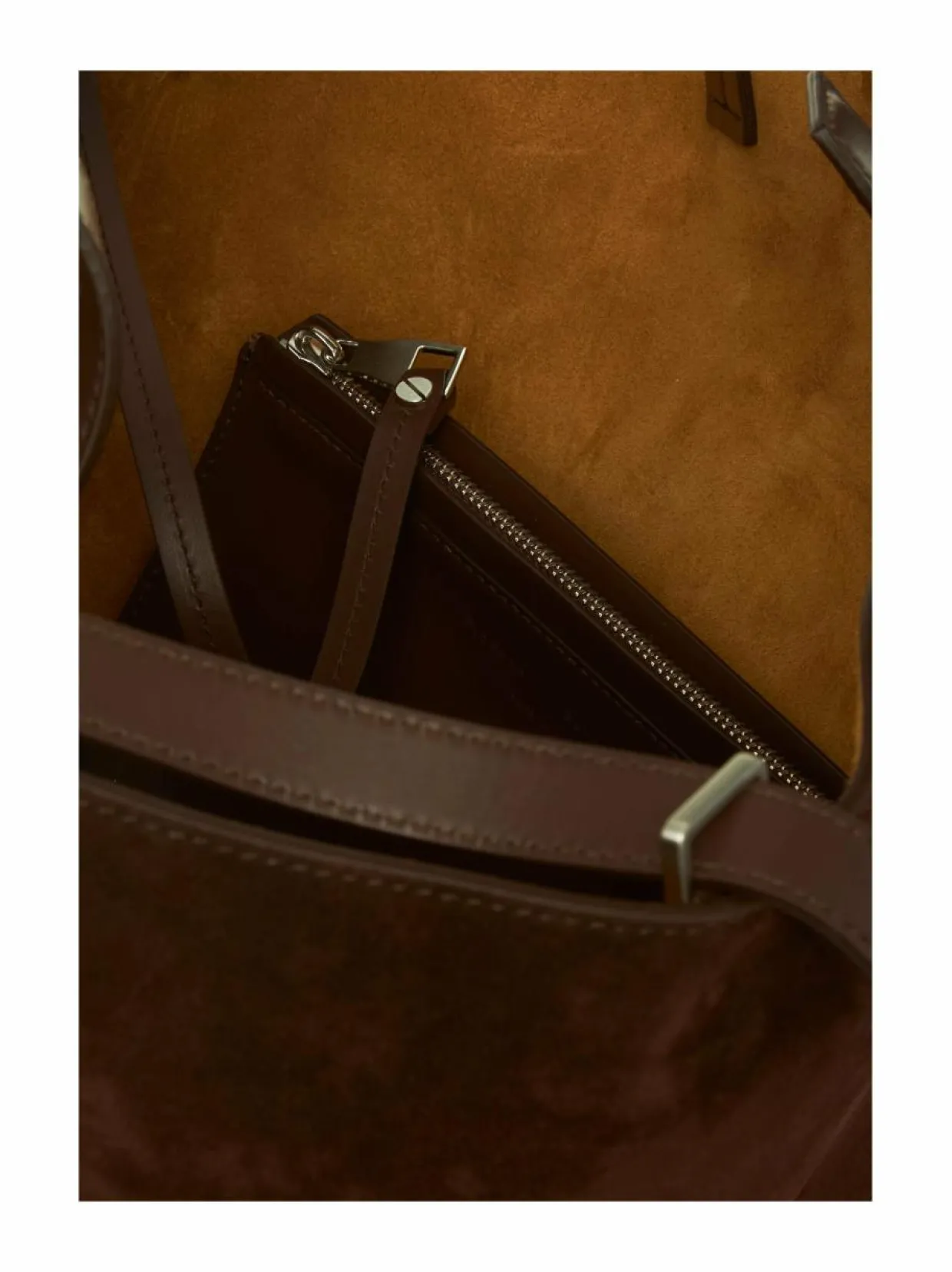 Large Chelsea Tote in Soft Suede -laukku