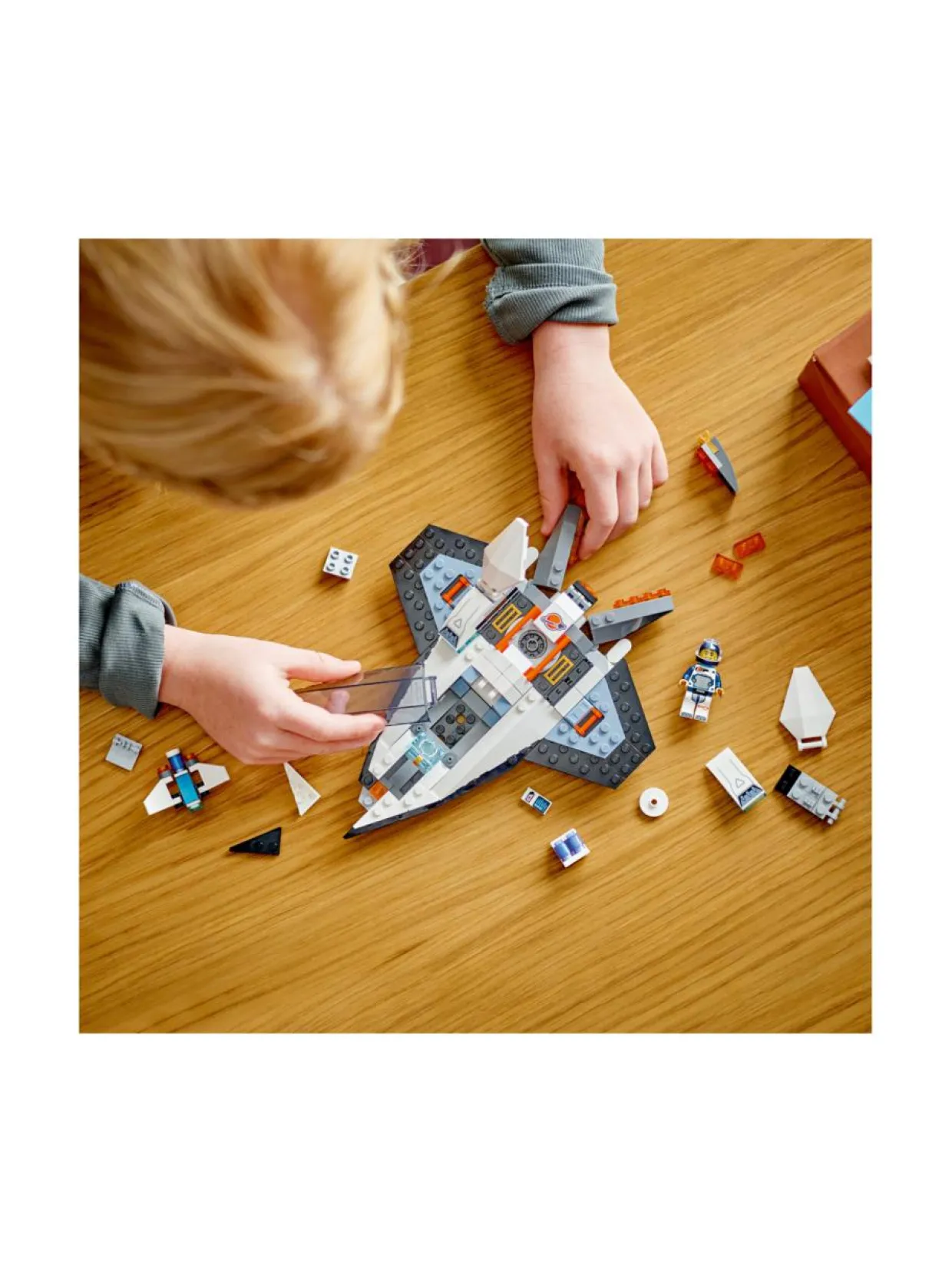 LEGO City Tähtienvälisten lentojen avaruusalus 60430
