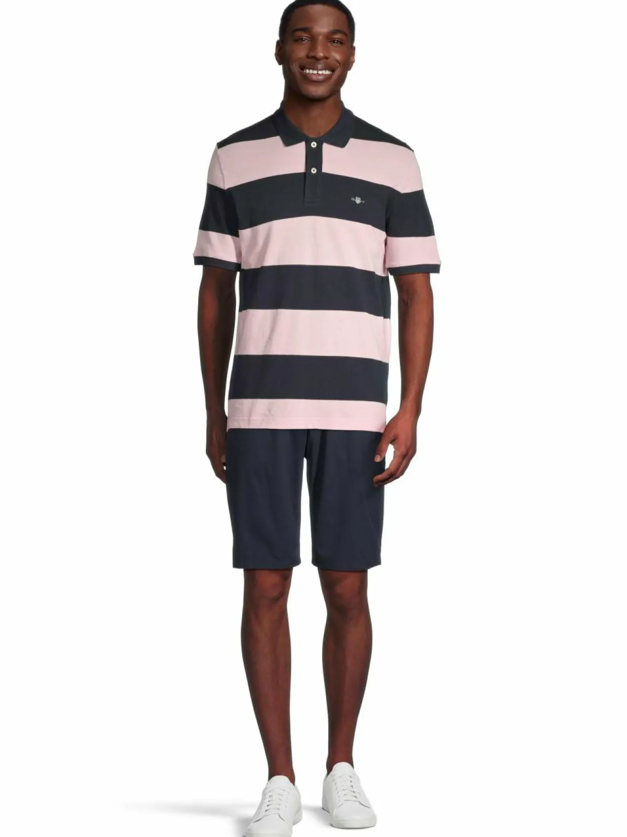 Leveäraitainen pikeepaita