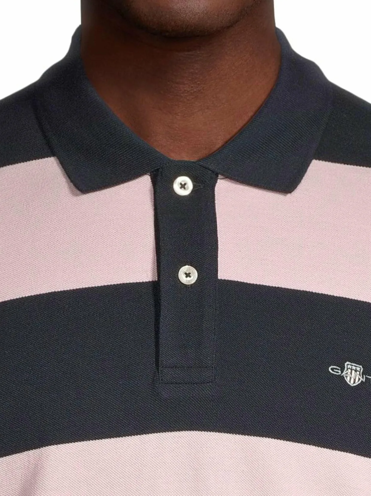 Leveäraitainen pikeepaita