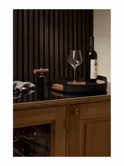 Liquid Lounge -viinipullonavaaja