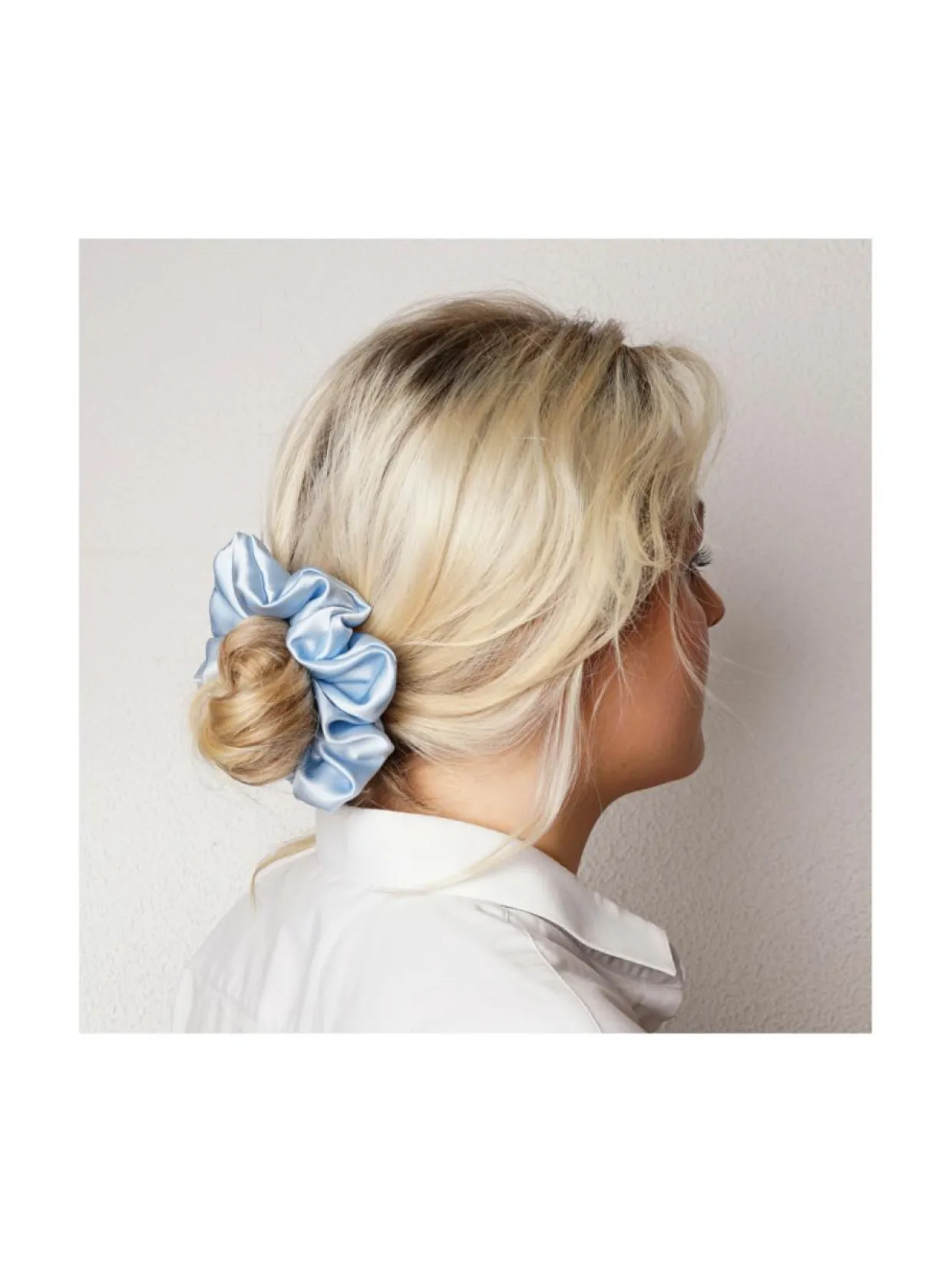 Mulberry Silk Scrunchie -hiusdonitsi - vaaleansininen