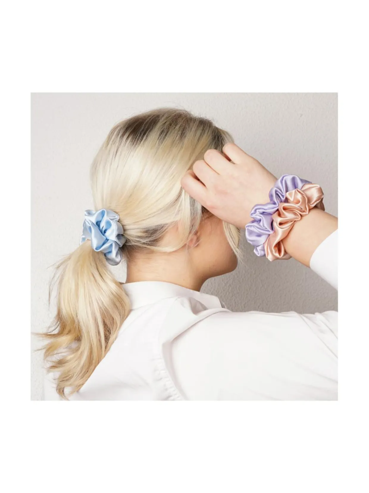 Mulberry Silk Scrunchie -hiusdonitsi - vaaleansininen
