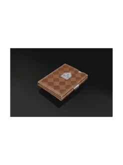 Nahkalompakko, Sand Chess