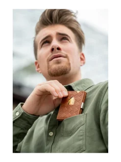 Nahkalompakko, Sand Chess