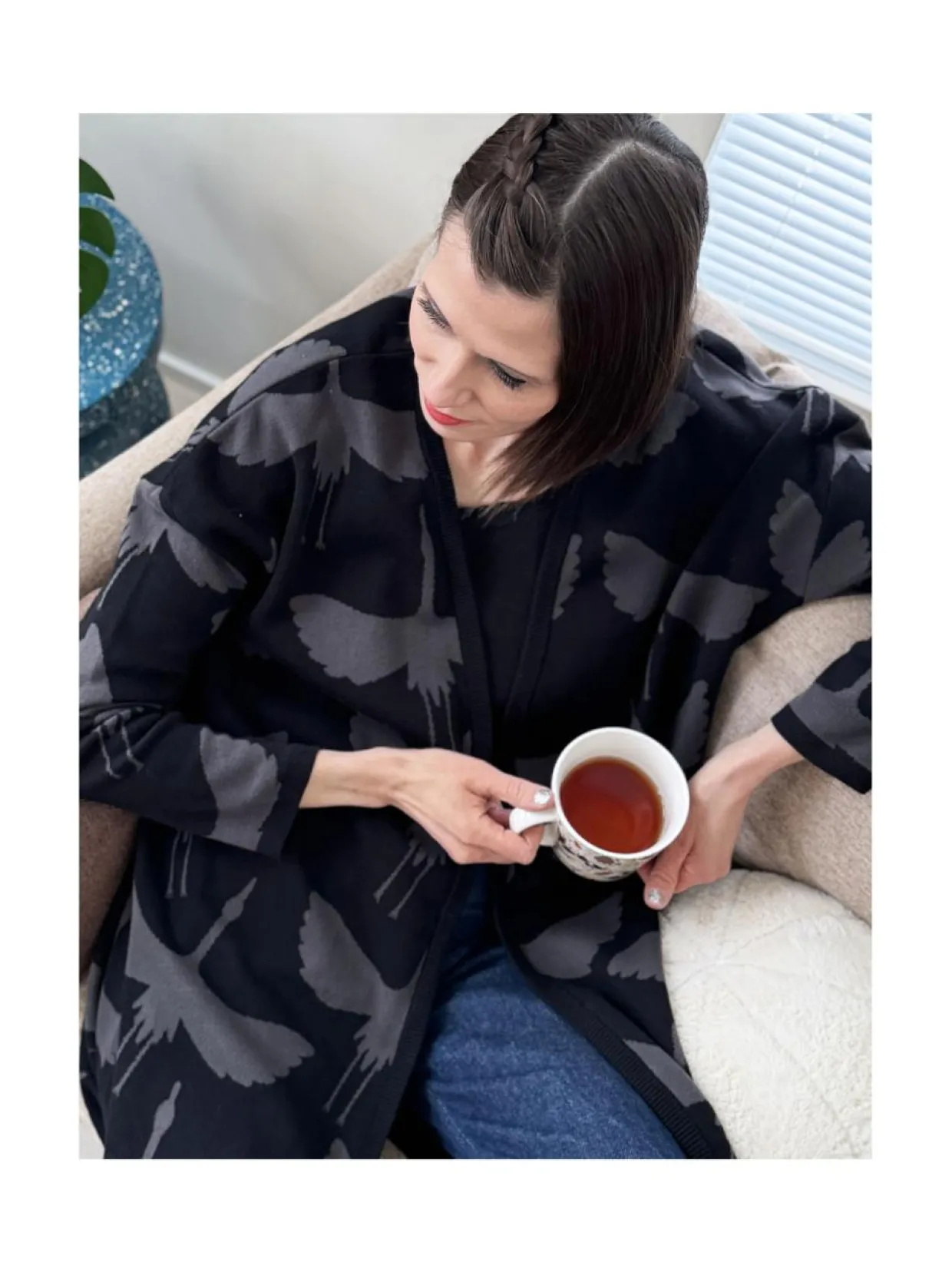 Nina -neuletakki, Cranes, musta