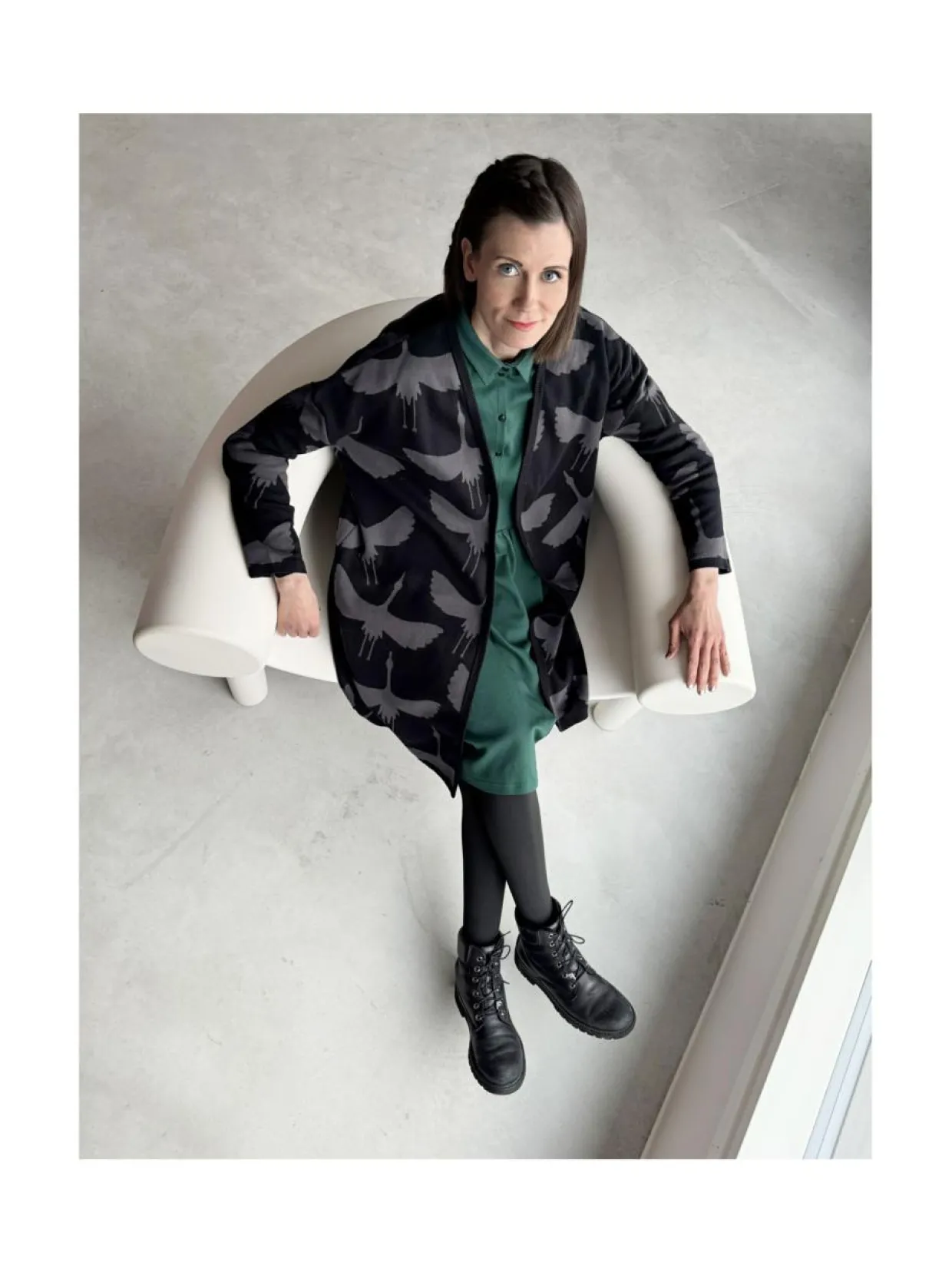 Nina -neuletakki, Cranes, musta