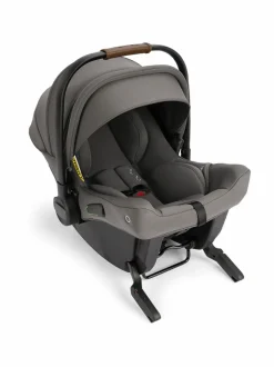 Nuna Pipa Urbn turvakaukalo isofix-kiinnikkeillä (40-75cm)
