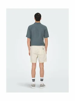 OnsTel-vakosamettishortsit