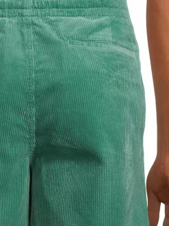 Prepster-vakosamettishortsit