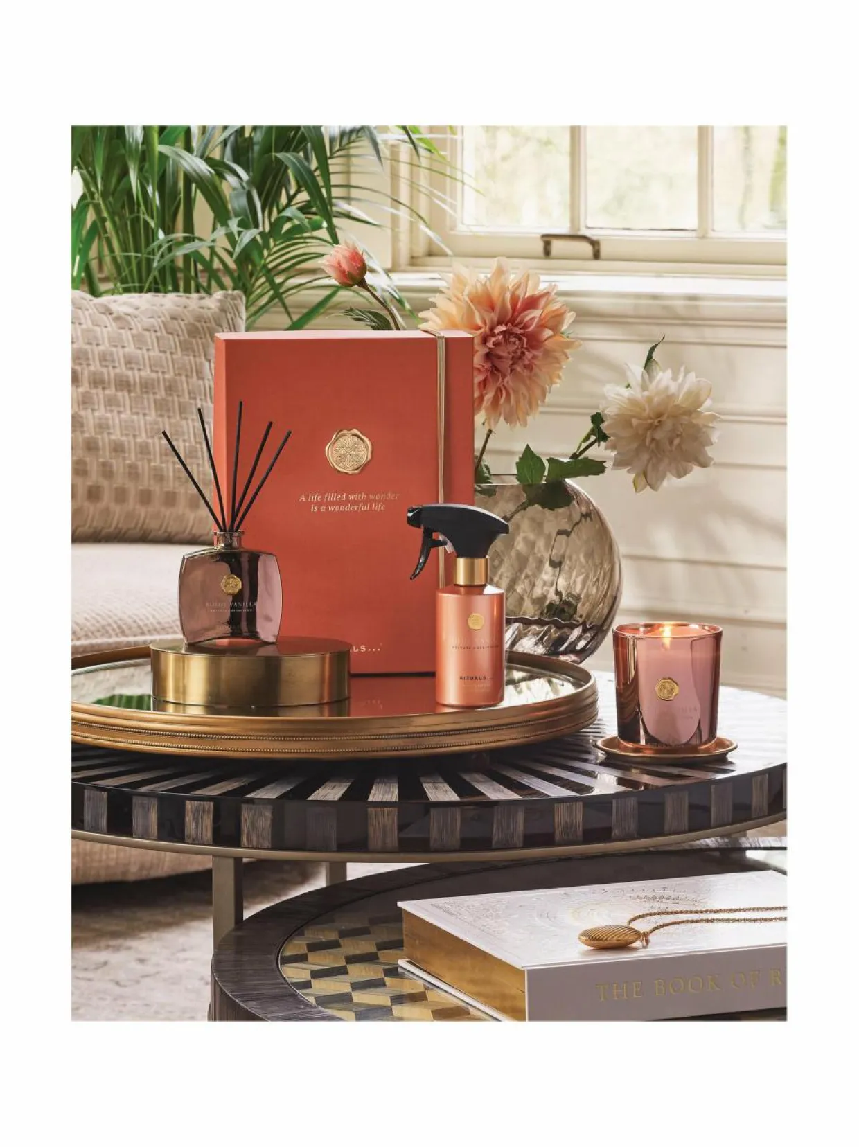 Private Collection Suede Vanilla -pakkaus