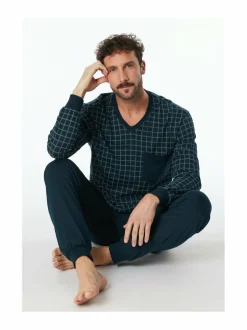 Pyjamahousut ja -paita