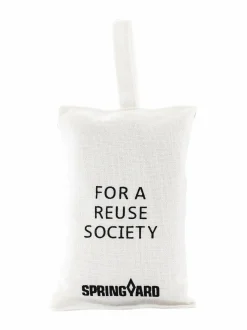 Raikastava hajunpoistaja