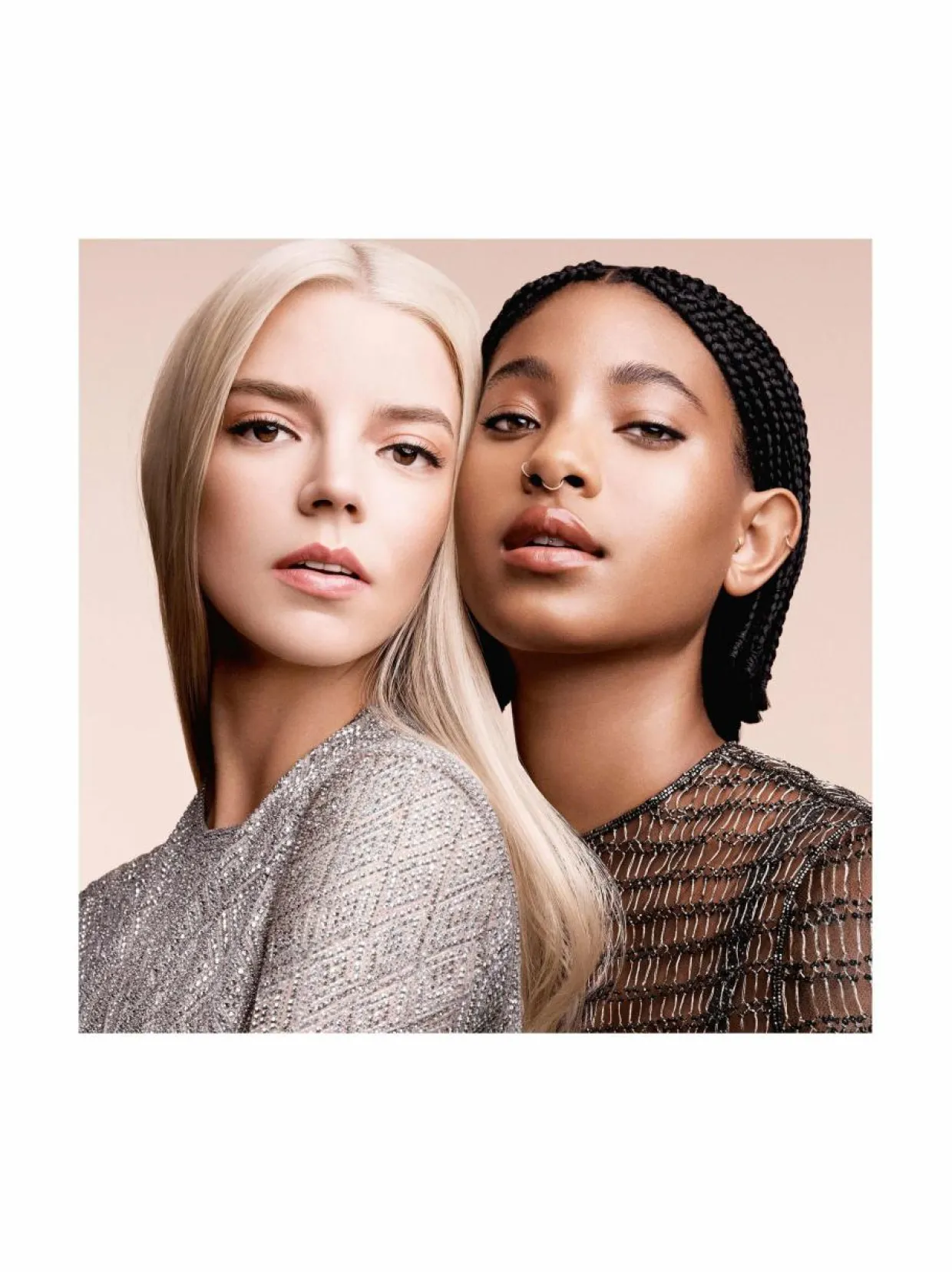 Rouge Blush Color & Glow Palette -meikkipaletti