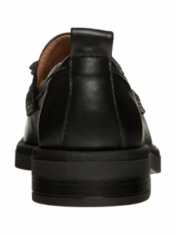 Shelly Tassel -nahkaloaferit