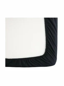 Studio-muotoonommeltu lakana