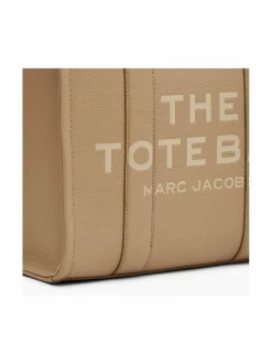 The Medium Tote -nahkalaukku