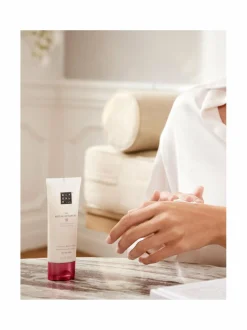 The Ritual of Sakura Recovery Hand Balm -käsivoide