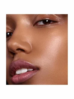 Velvet Wear Cream -huulipuna