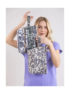 VESI FIELD toilettilaukku