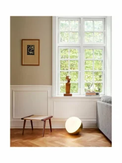 VL Studio 320 -pöytä-/lattiavalaisin